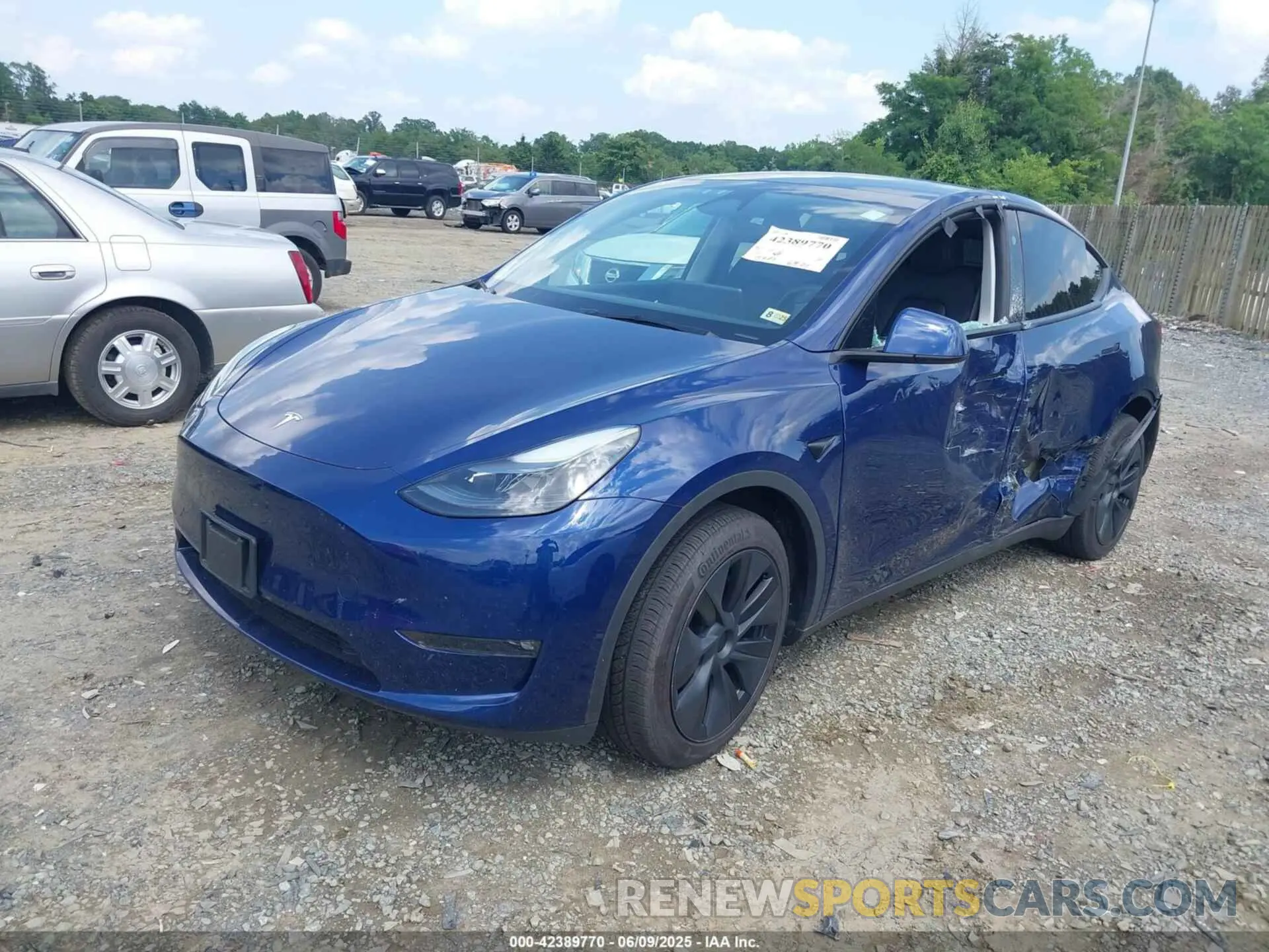 2 Photograph of a damaged car 7SAYGAEE7RF156787 TESLA MODEL Y 2024
