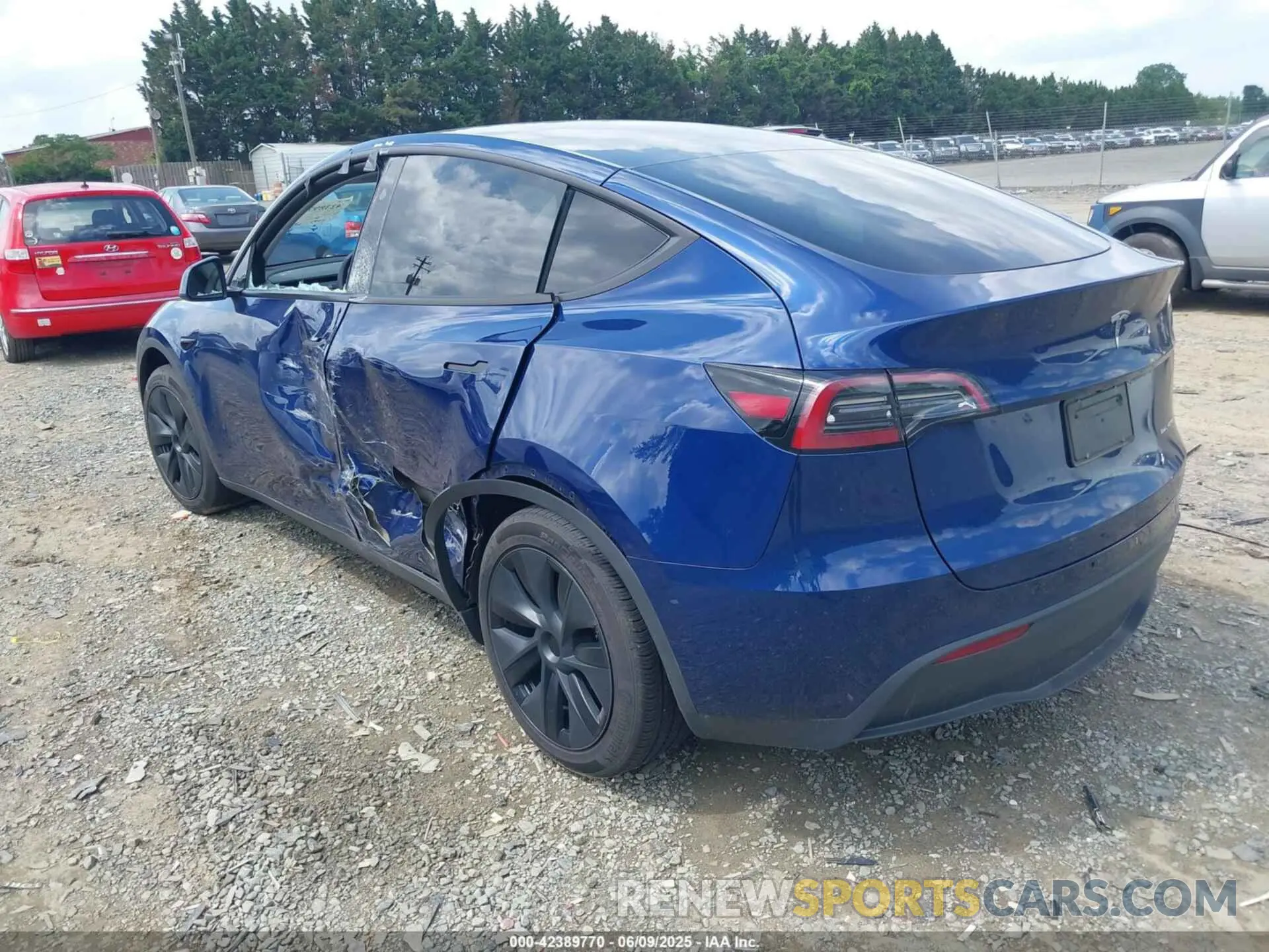 3 Photograph of a damaged car 7SAYGAEE7RF156787 TESLA MODEL Y 2024