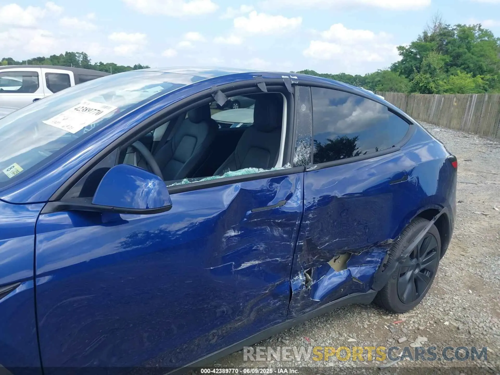 6 Photograph of a damaged car 7SAYGAEE7RF156787 TESLA MODEL Y 2024