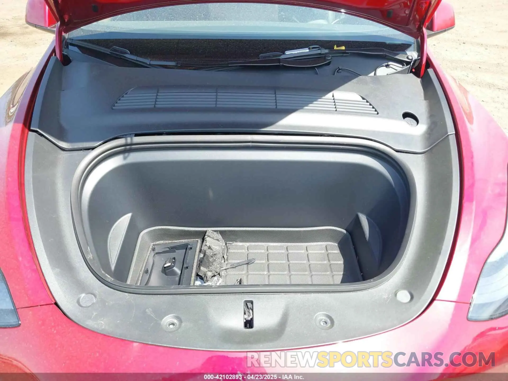 10 Photograph of a damaged car 7SAYGAEE7RF167448 TESLA MODEL Y 2024