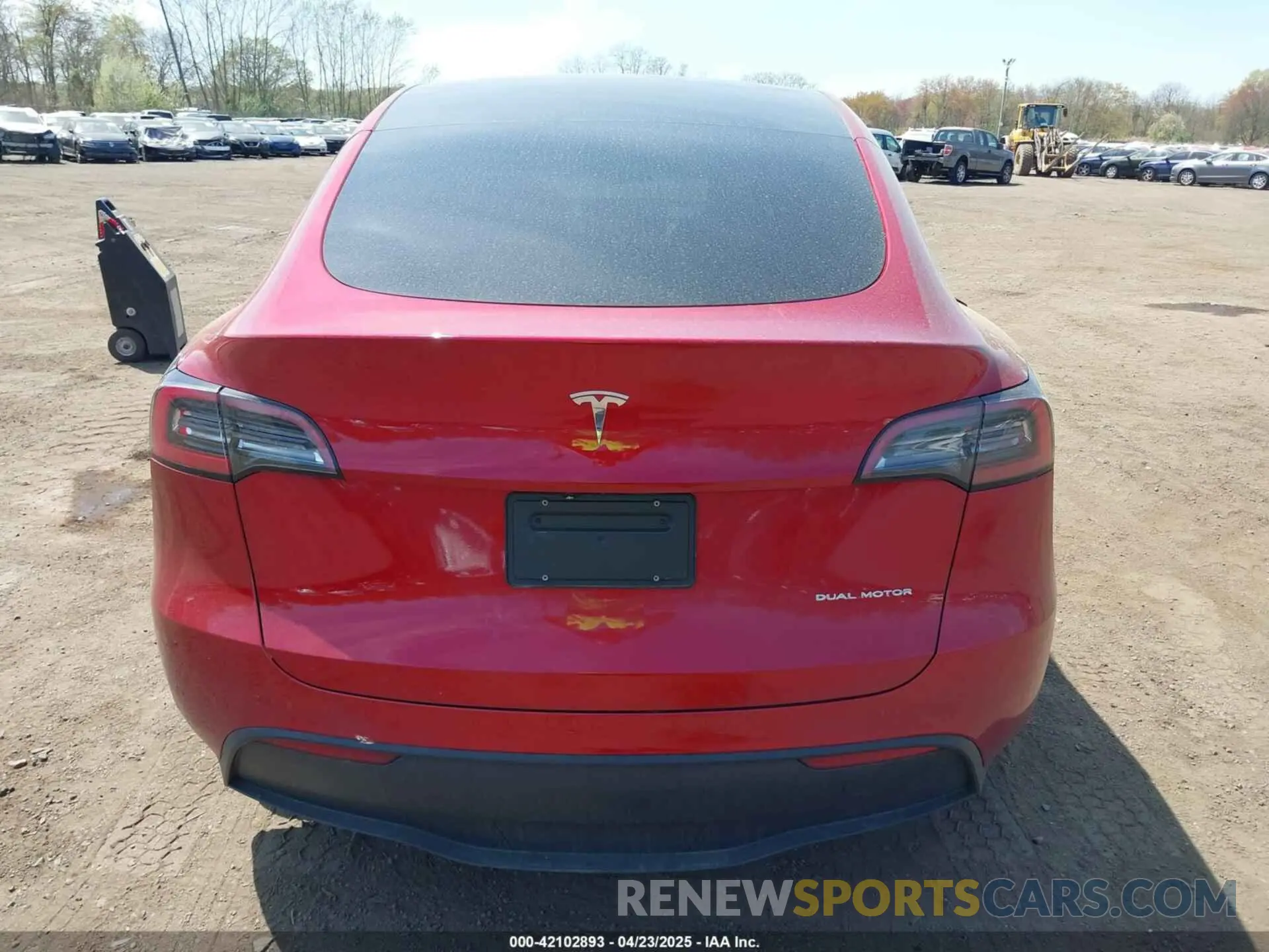 16 Photograph of a damaged car 7SAYGAEE7RF167448 TESLA MODEL Y 2024