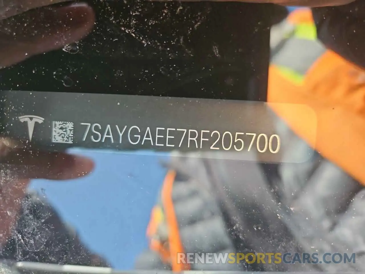 15 Photograph of a damaged car 7SAYGAEE7RF205700 TESLA MODEL Y 2024