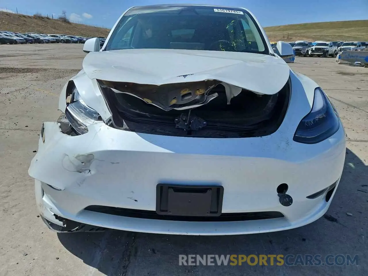 5 Photograph of a damaged car 7SAYGAEE7RF205700 TESLA MODEL Y 2024