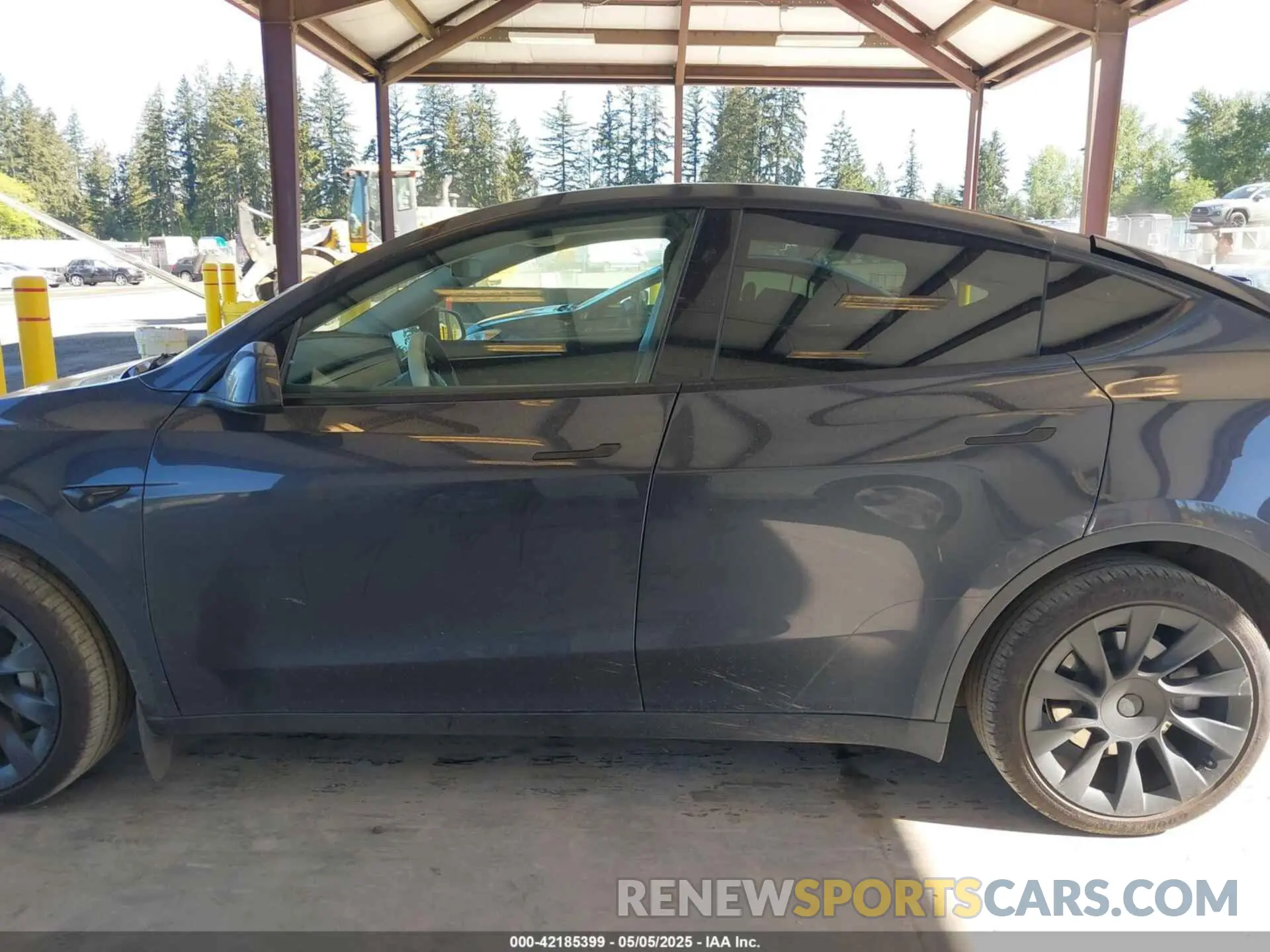 14 Photograph of a damaged car 7SAYGAEE8RF088791 TESLA MODEL Y 2024