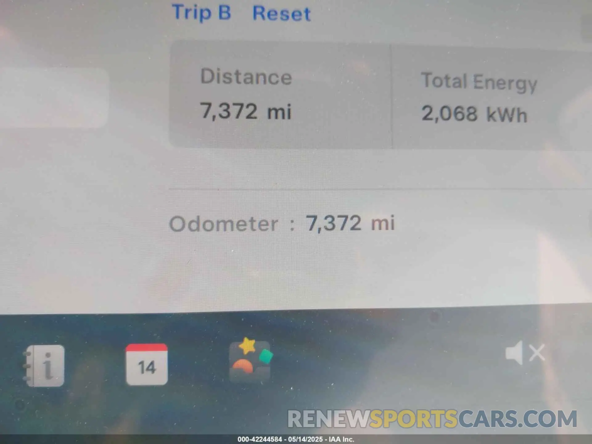 16 Photograph of a damaged car 7SAYGAEE8RF198904 TESLA MODEL Y 2024