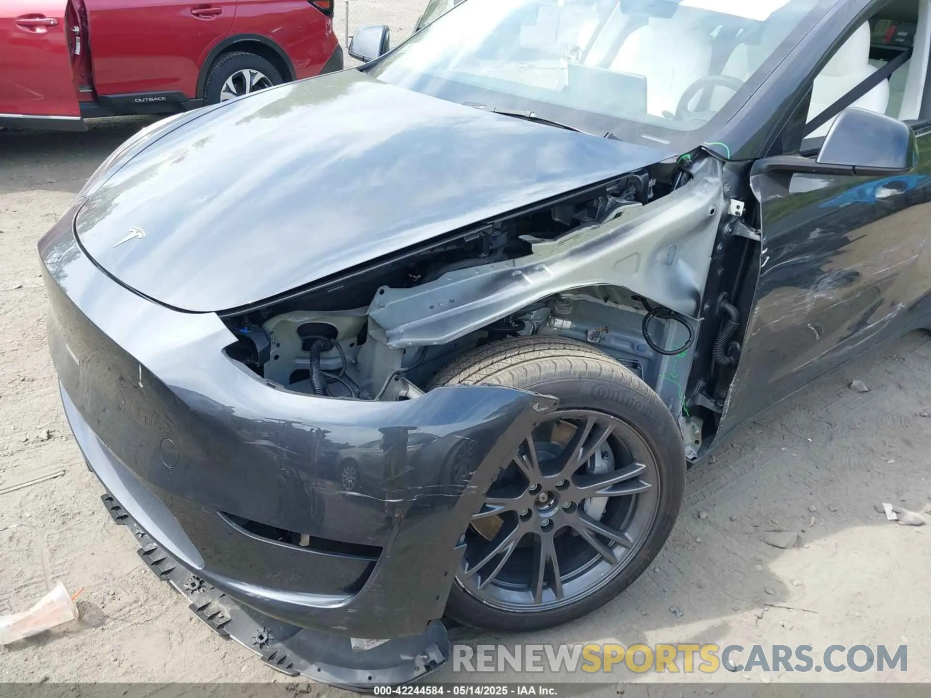6 Photograph of a damaged car 7SAYGAEE8RF198904 TESLA MODEL Y 2024