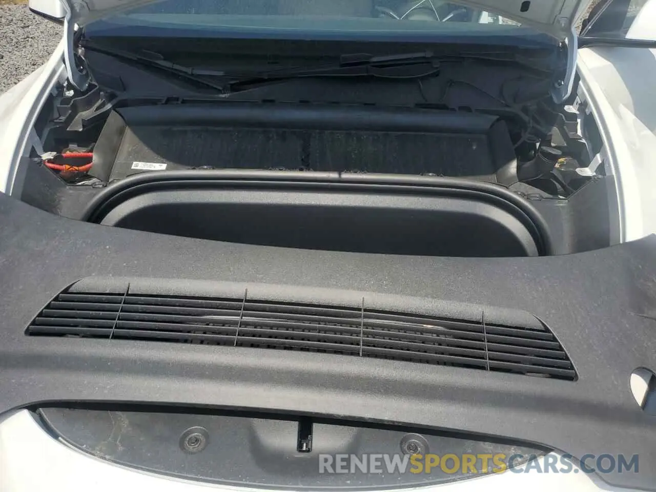 11 Photograph of a damaged car 7SAYGAEE8RF211702 TESLA MODEL Y 2024