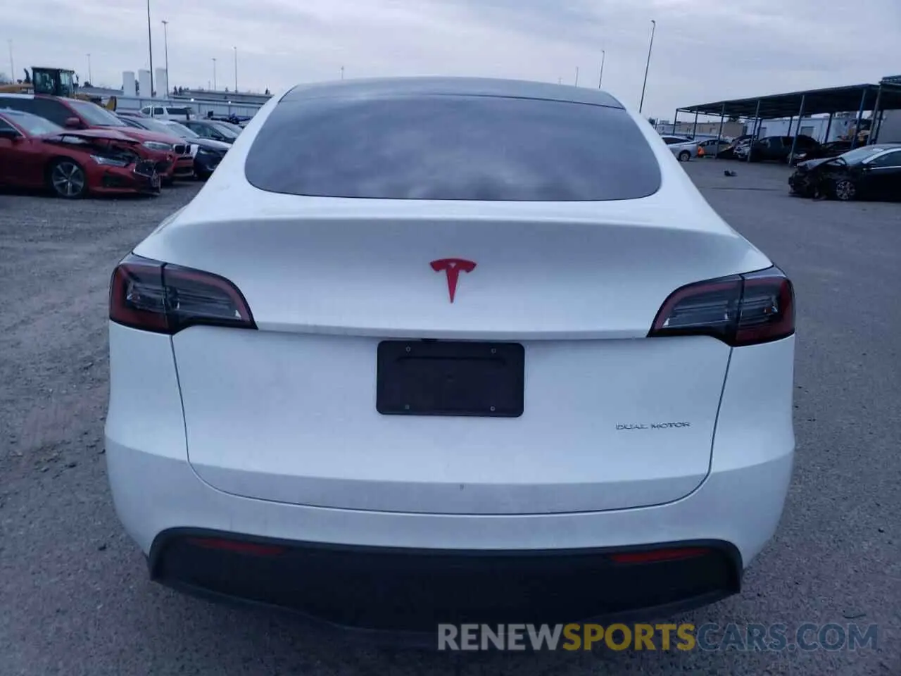 6 Photograph of a damaged car 7SAYGAEE9RF099721 TESLA MODEL Y 2024