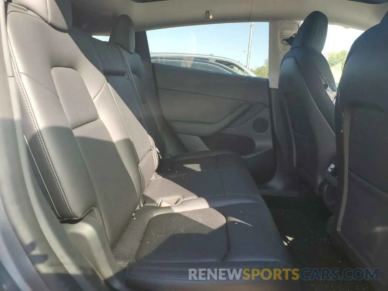 11 Photograph of a damaged car 7SAYGAEE9RF109602 TESLA MODEL Y 2024