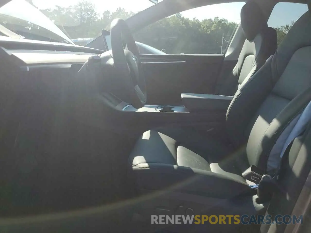 7 Photograph of a damaged car 7SAYGAEE9RF109602 TESLA MODEL Y 2024