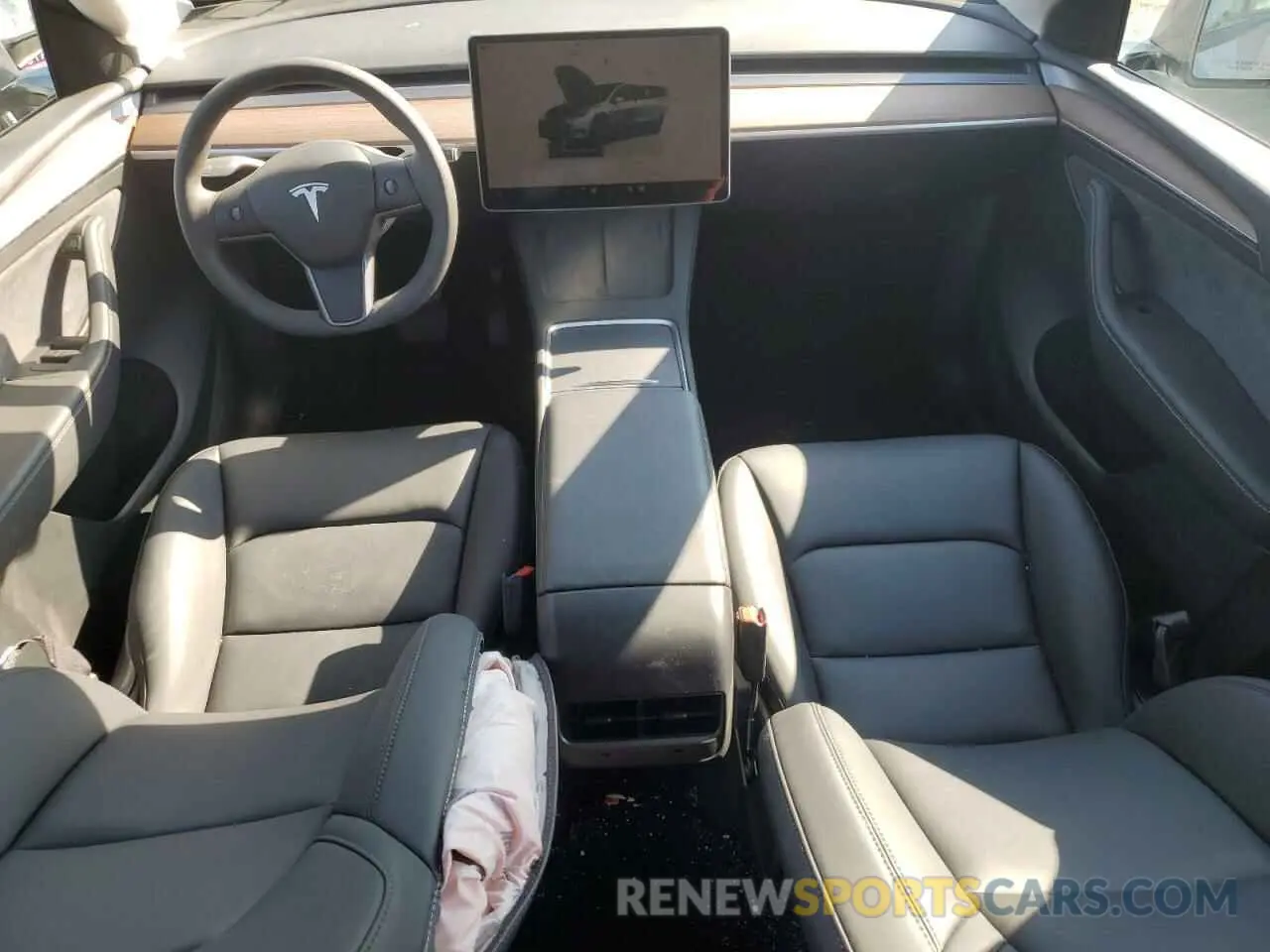 8 Photograph of a damaged car 7SAYGAEE9RF109602 TESLA MODEL Y 2024