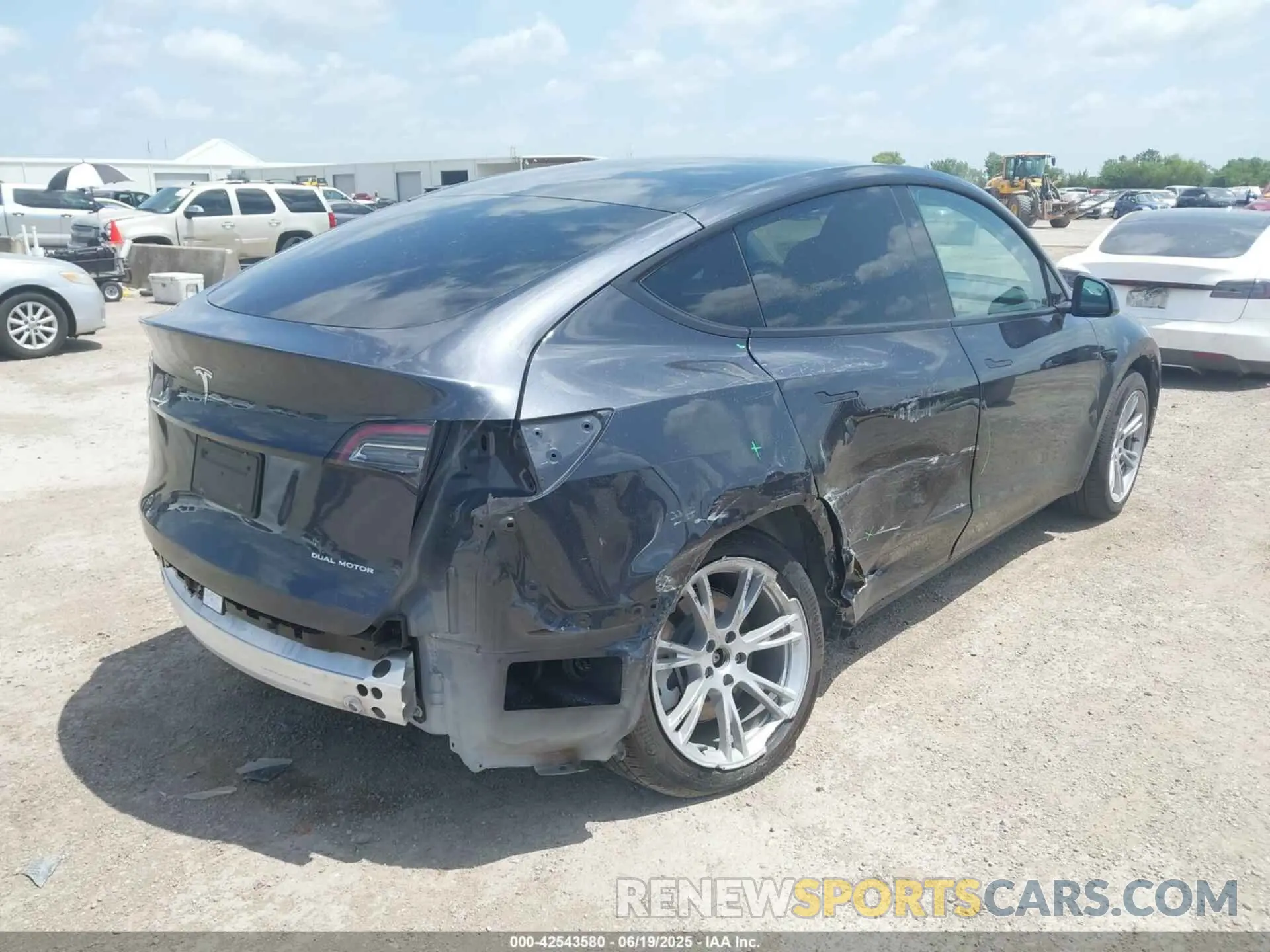 6 Photograph of a damaged car 7SAYGAEEXRF066758 TESLA MODEL Y 2024