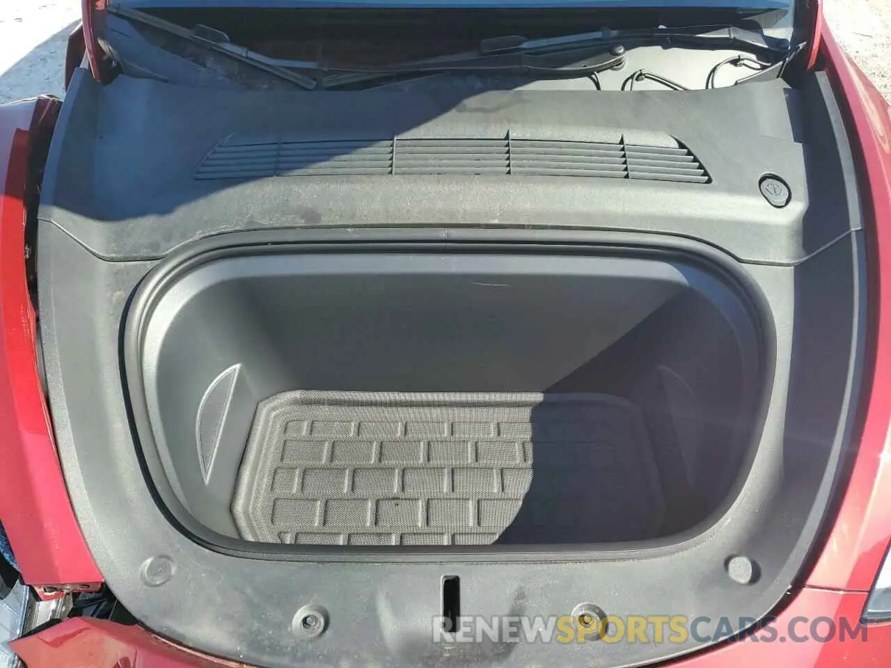 11 Photograph of a damaged car 7SAYGAEEXRF071829 TESLA MODEL Y 2024
