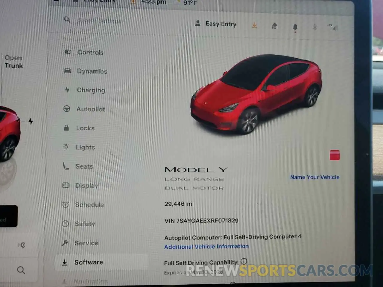 9 Photograph of a damaged car 7SAYGAEEXRF071829 TESLA MODEL Y 2024