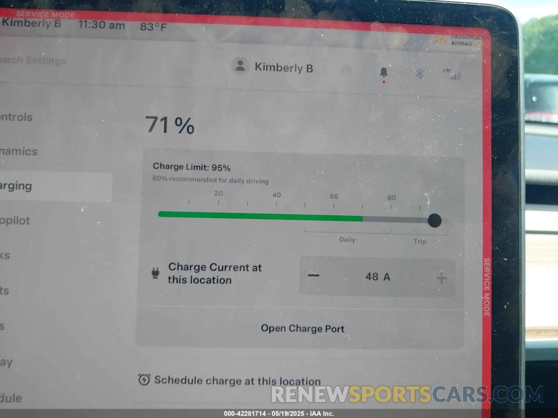 18 Photograph of a damaged car 7SAYGAEEXRF092728 TESLA MODEL Y 2024