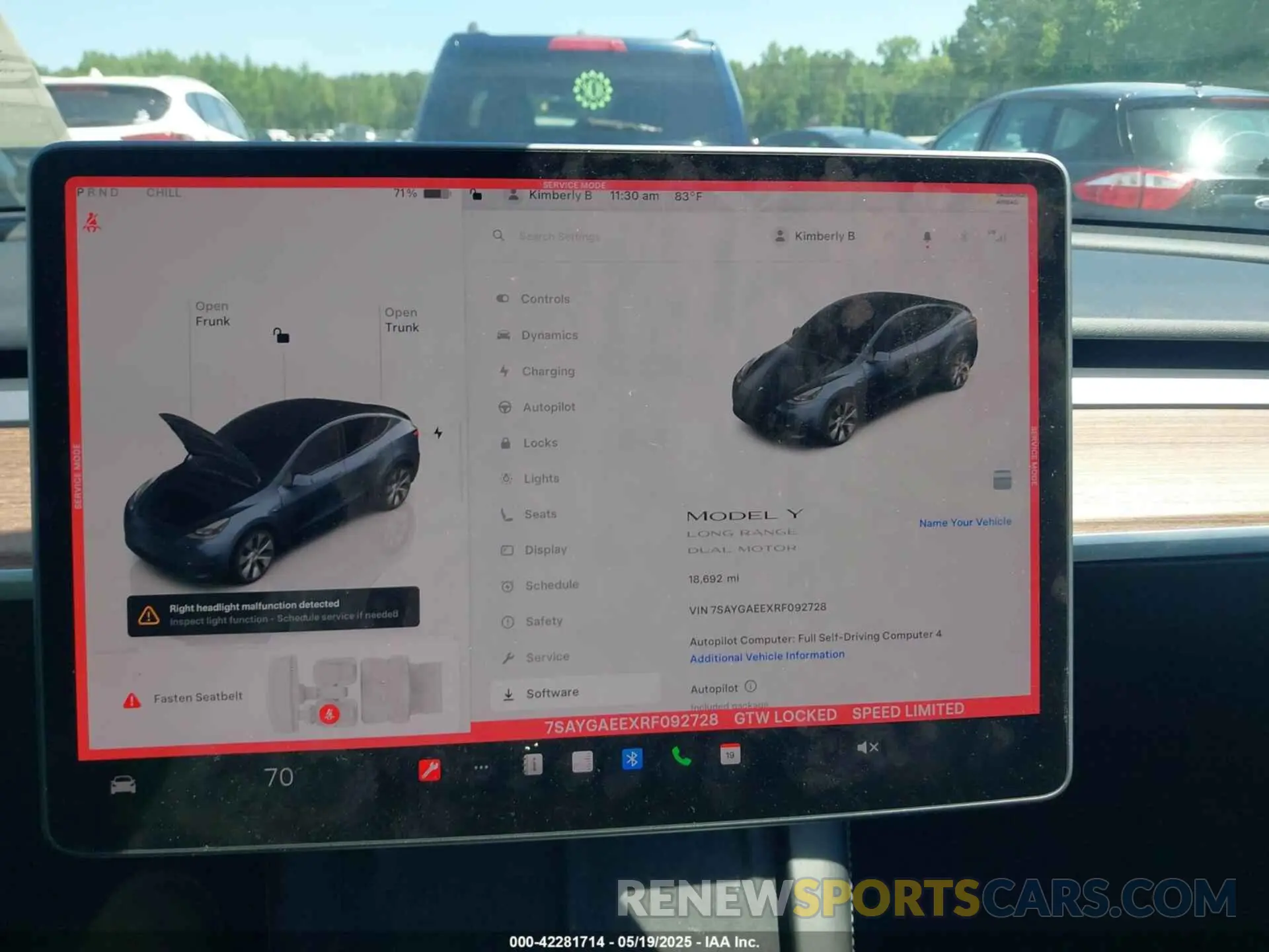 19 Photograph of a damaged car 7SAYGAEEXRF092728 TESLA MODEL Y 2024