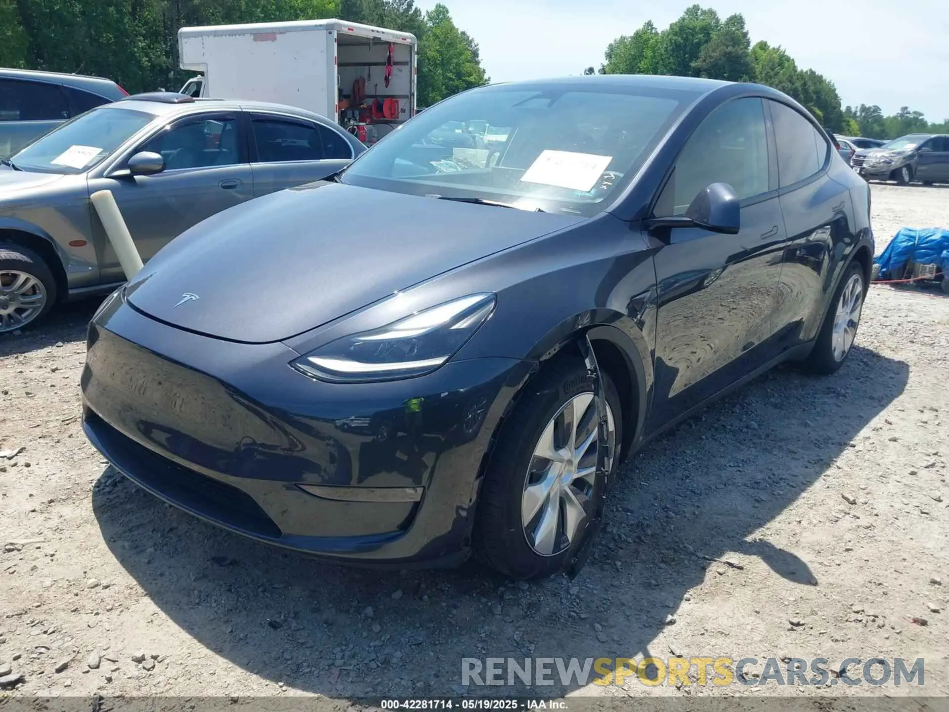 2 Photograph of a damaged car 7SAYGAEEXRF092728 TESLA MODEL Y 2024