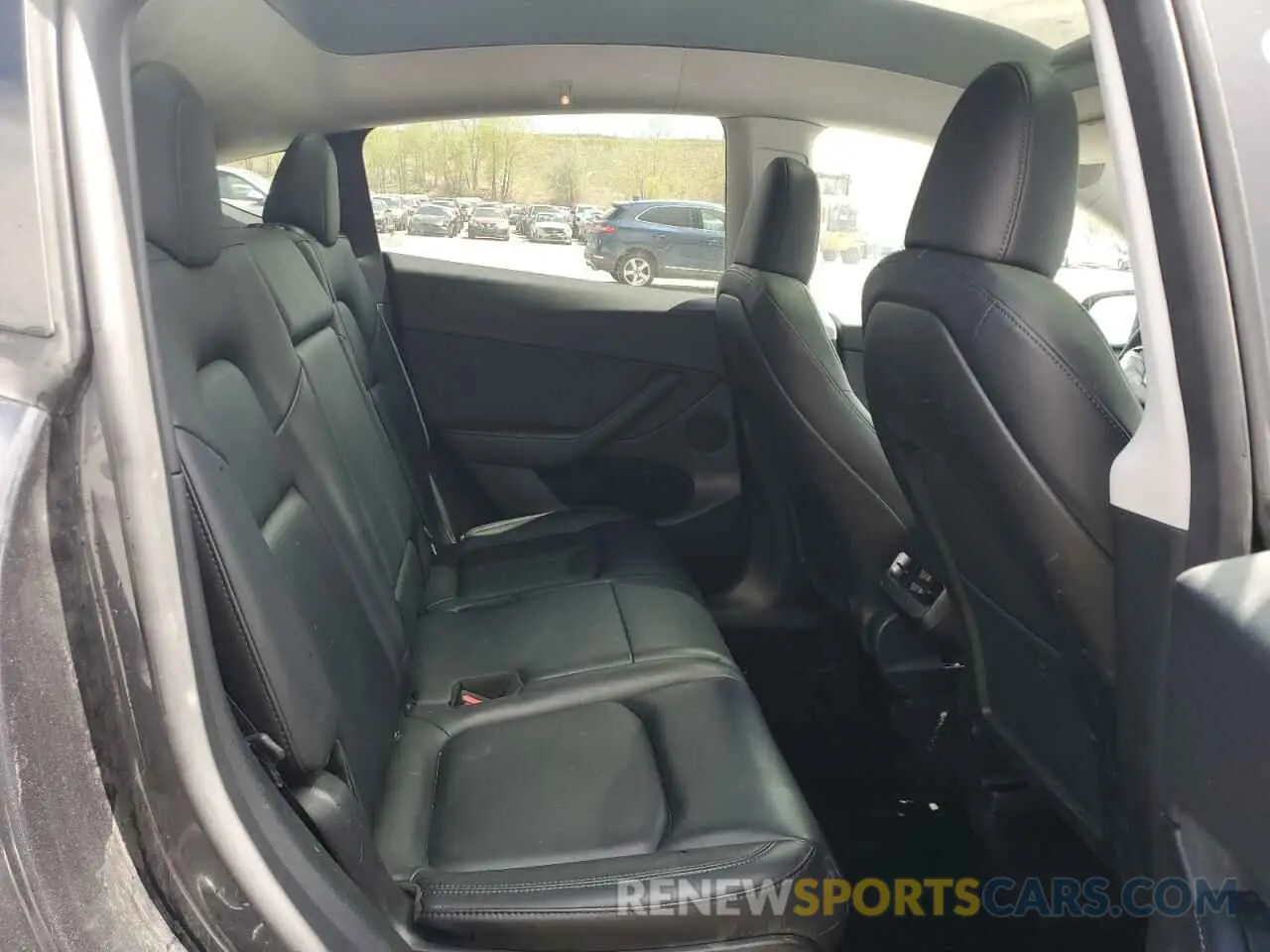 11 Photograph of a damaged car 7SAYGAEEXRF115893 TESLA MODEL Y 2024
