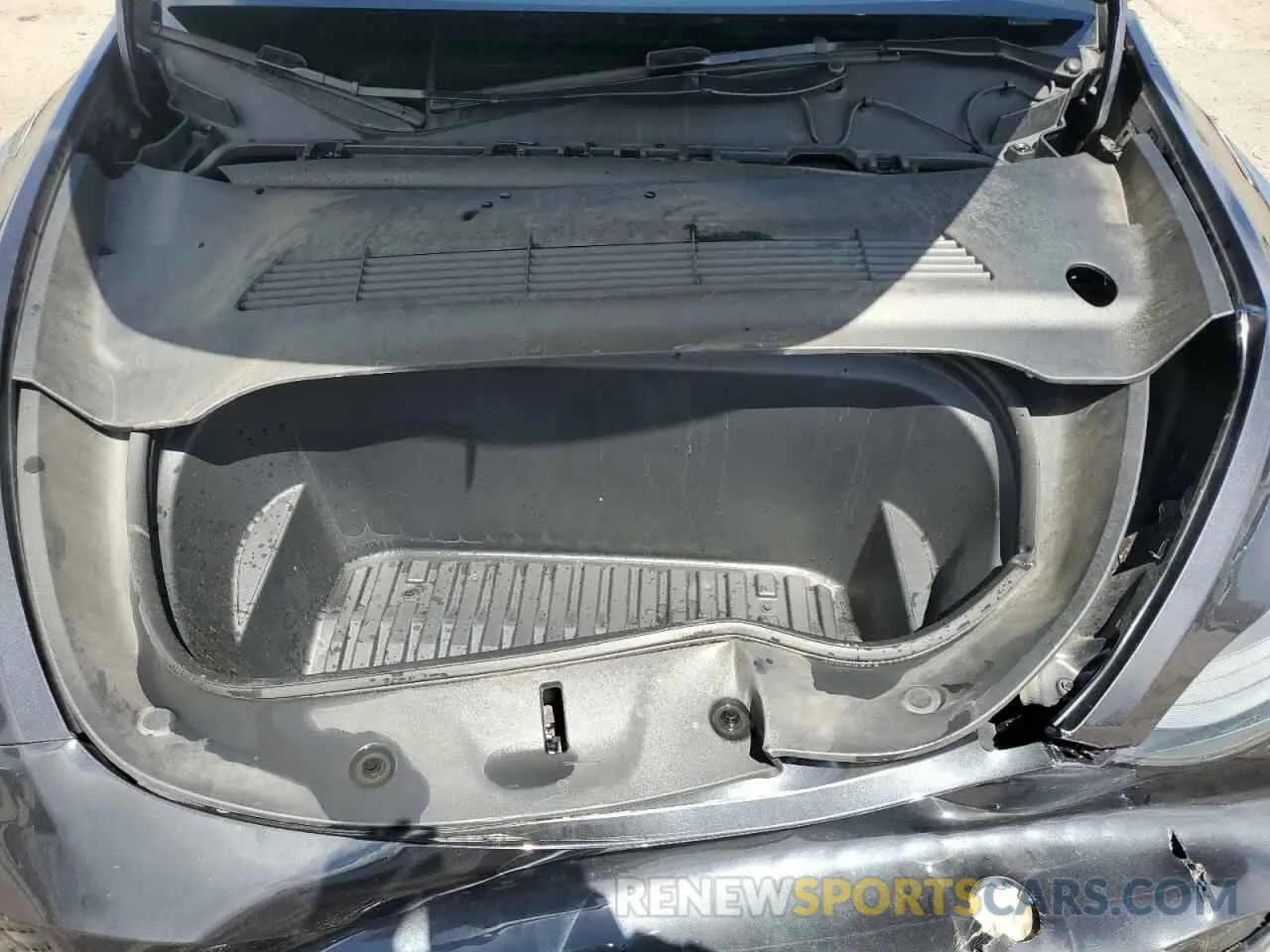12 Photograph of a damaged car 7SAYGAEEXRF115893 TESLA MODEL Y 2024