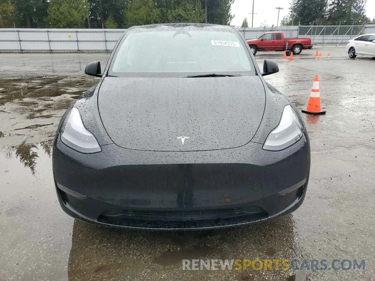 5 Photograph of a damaged car 7SAYGAEEXRF127123 TESLA MODEL Y 2024