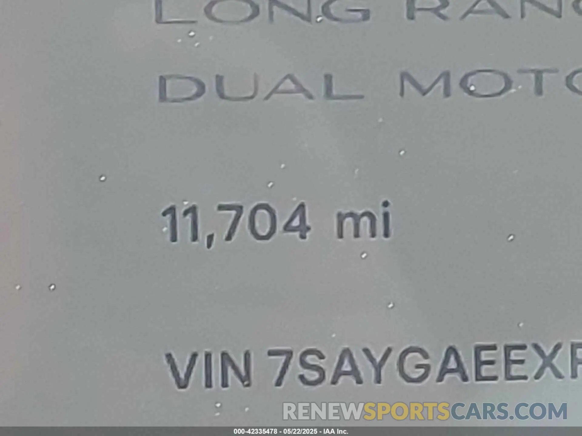 15 Photograph of a damaged car 7SAYGAEEXRF165581 TESLA MODEL Y 2024