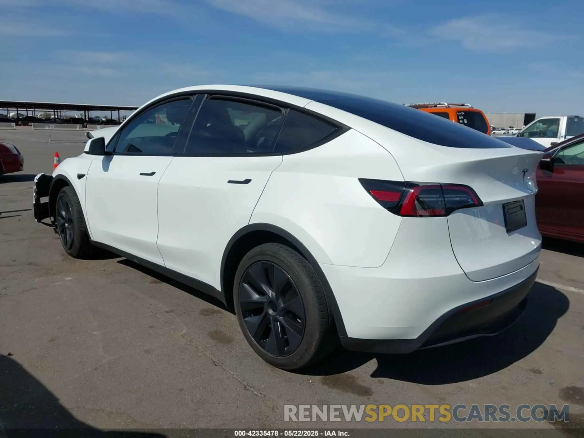 3 Photograph of a damaged car 7SAYGAEEXRF165581 TESLA MODEL Y 2024