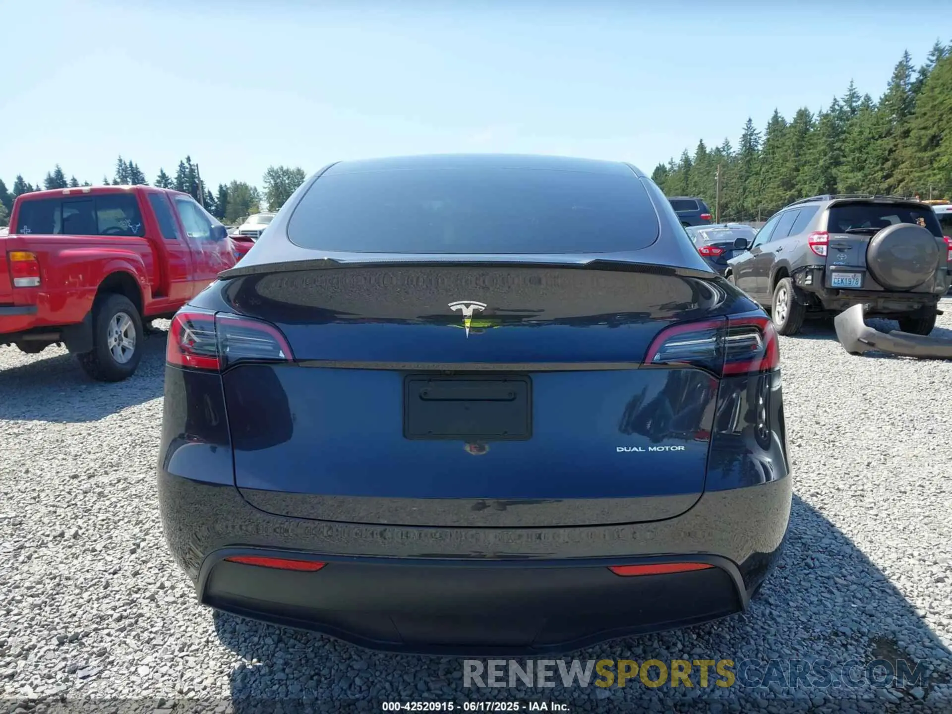 17 Photograph of a damaged car 7SAYGAEEXRF180212 TESLA MODEL Y 2024