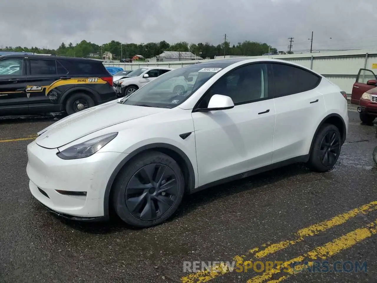 1 Photograph of a damaged car 7SAYGAEEXRF205030 TESLA MODEL Y 2024