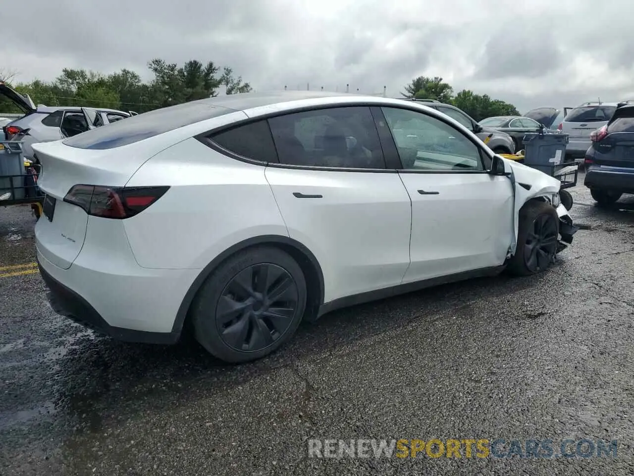 3 Photograph of a damaged car 7SAYGAEEXRF205030 TESLA MODEL Y 2024