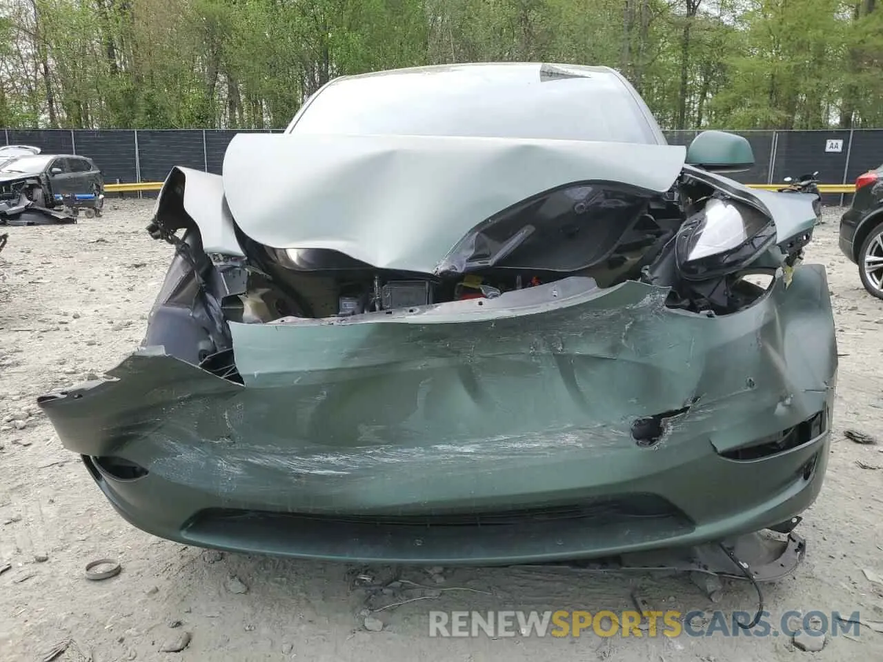5 Photograph of a damaged car 7SAYGAEEXRF987104 TESLA MODEL Y 2024