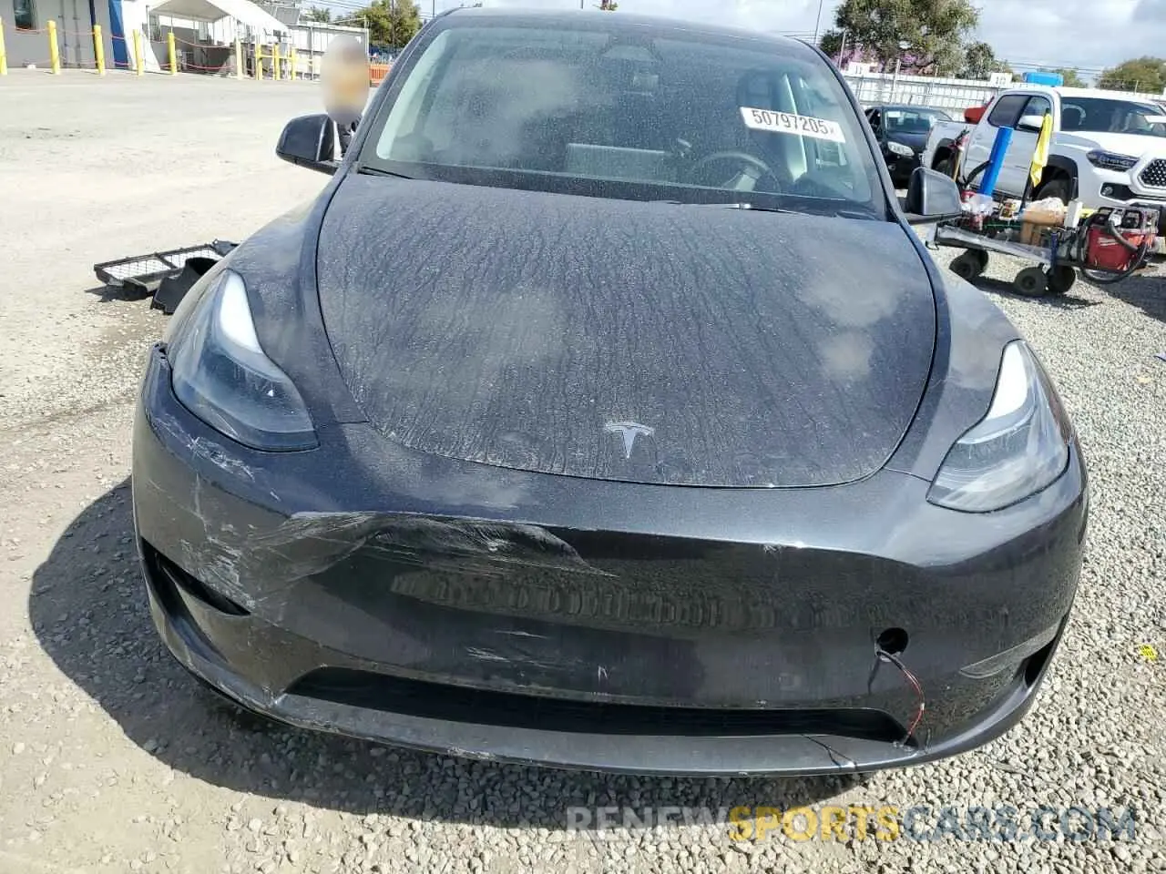 5 Photograph of a damaged car 7SAYGAEEXRF988799 TESLA MODEL Y 2024