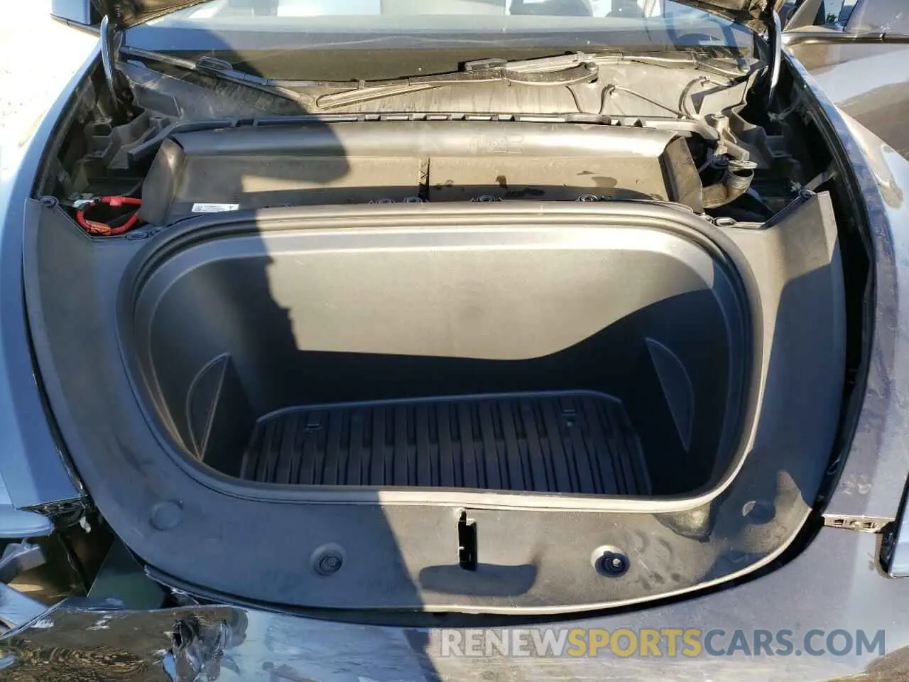 11 Photograph of a damaged car 7SAYGAEEXRF991797 TESLA MODEL Y 2024