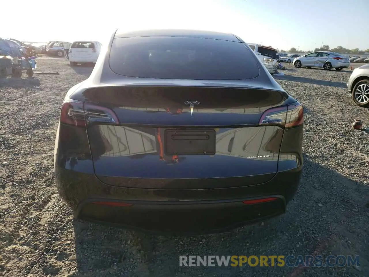 6 Photograph of a damaged car 7SAYGAEEXRF991797 TESLA MODEL Y 2024