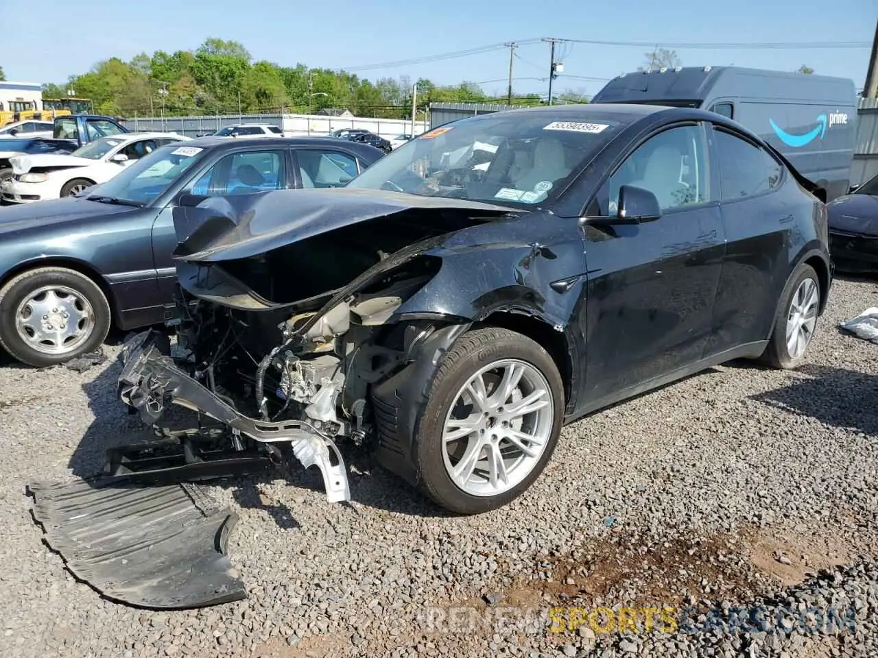 1 Photograph of a damaged car 7SAYGAEEXRF994330 TESLA MODEL Y 2024