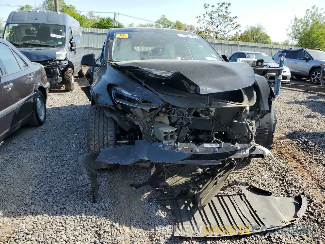 5 Photograph of a damaged car 7SAYGAEEXRF994330 TESLA MODEL Y 2024
