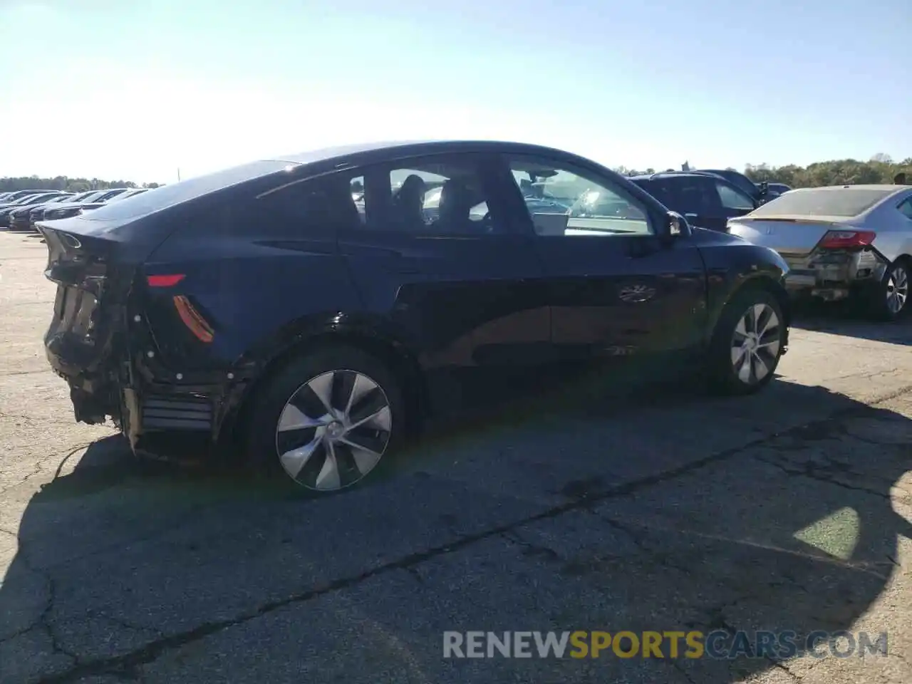 3 Photograph of a damaged car 7SAYGDED0RF004357 TESLA MODEL Y 2024