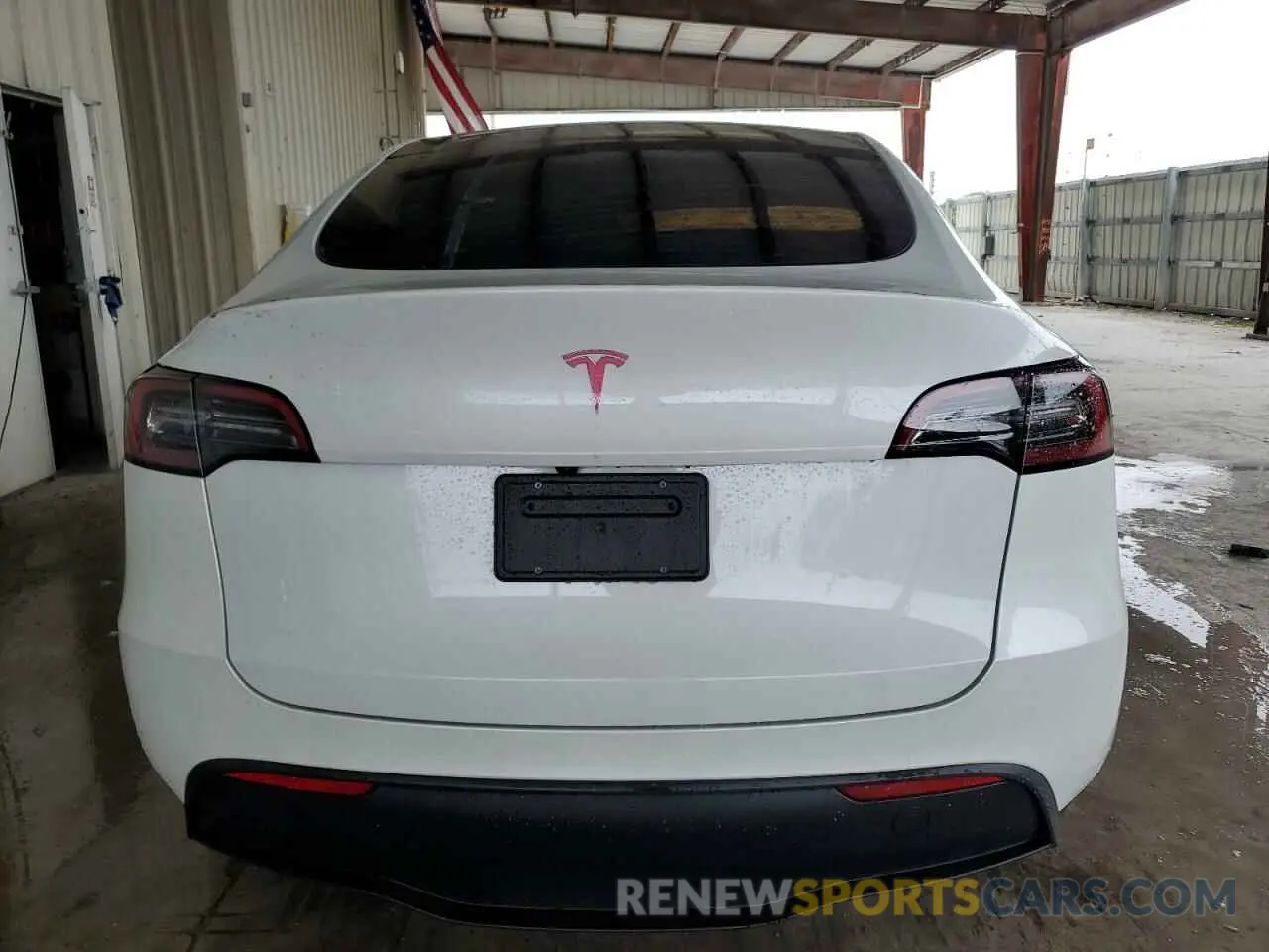 6 Photograph of a damaged car 7SAYGDED0RF034717 TESLA MODEL Y 2024