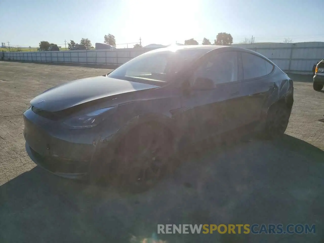1 Photograph of a damaged car 7SAYGDED0RF040677 TESLA MODEL Y 2024