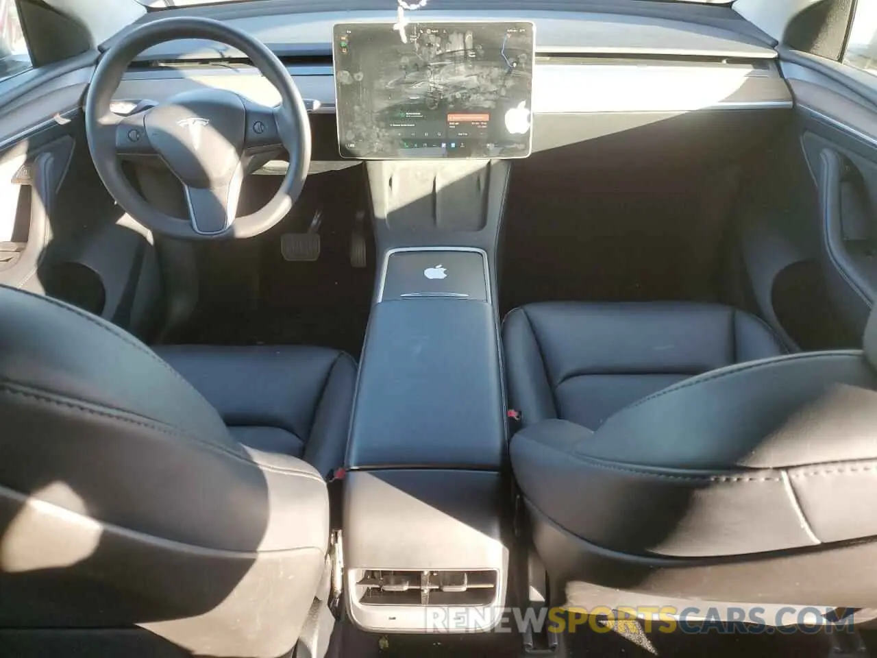 8 Photograph of a damaged car 7SAYGDED0RF040677 TESLA MODEL Y 2024