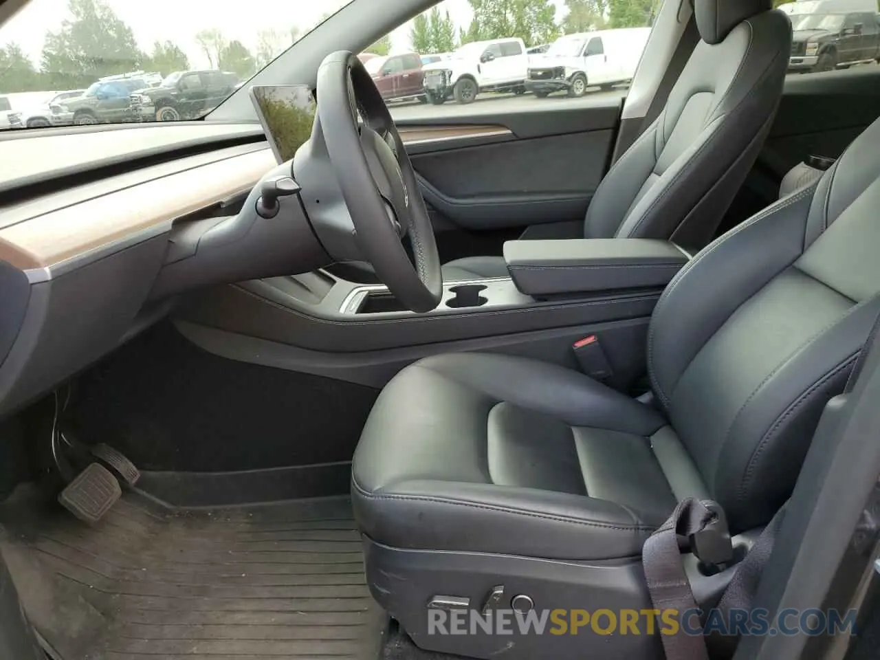 7 Photograph of a damaged car 7SAYGDED0RF043675 TESLA MODEL Y 2024