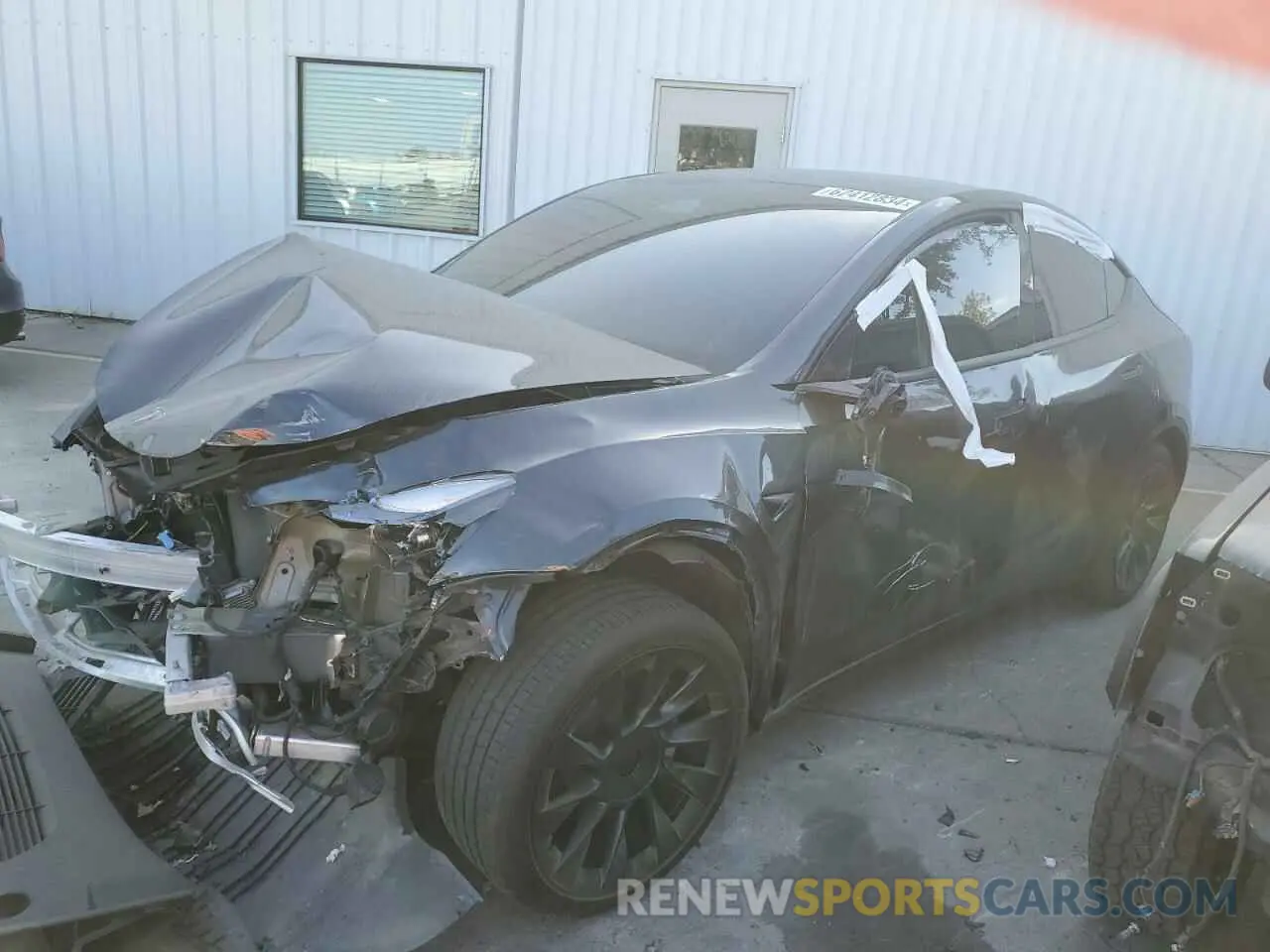1 Photograph of a damaged car 7SAYGDED0RF055308 TESLA MODEL Y 2024