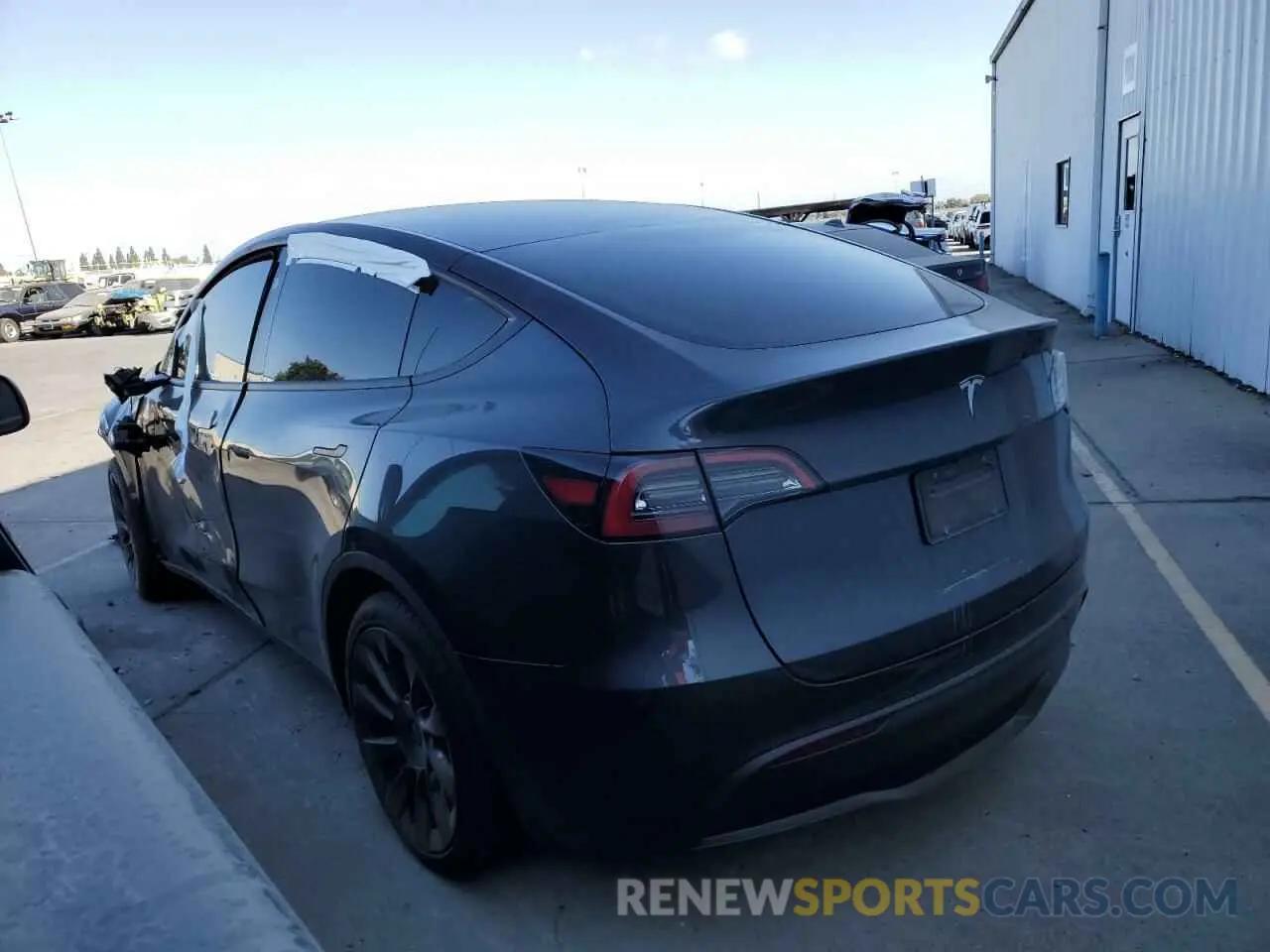 2 Photograph of a damaged car 7SAYGDED0RF055308 TESLA MODEL Y 2024