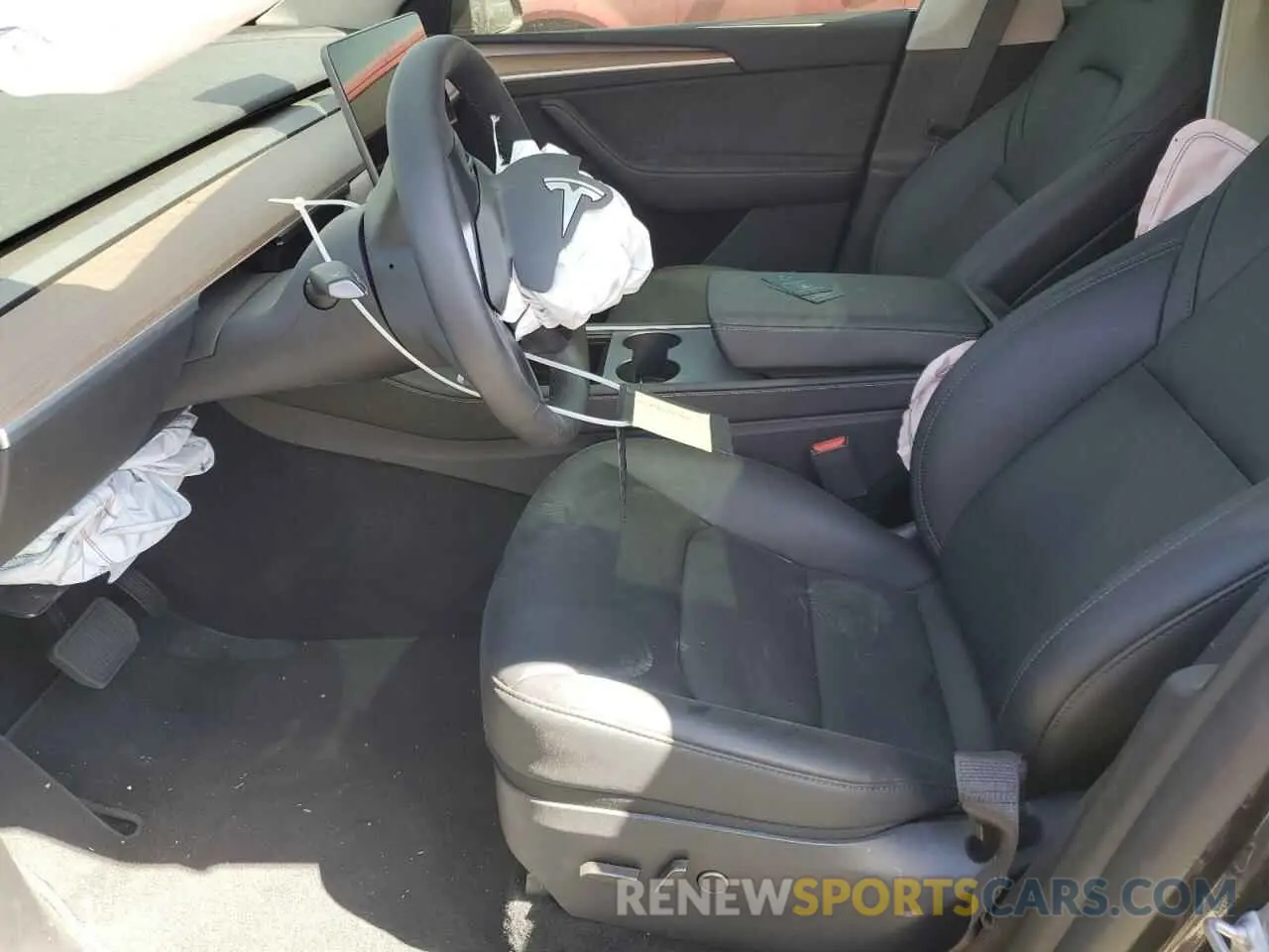 7 Photograph of a damaged car 7SAYGDED0RF055308 TESLA MODEL Y 2024