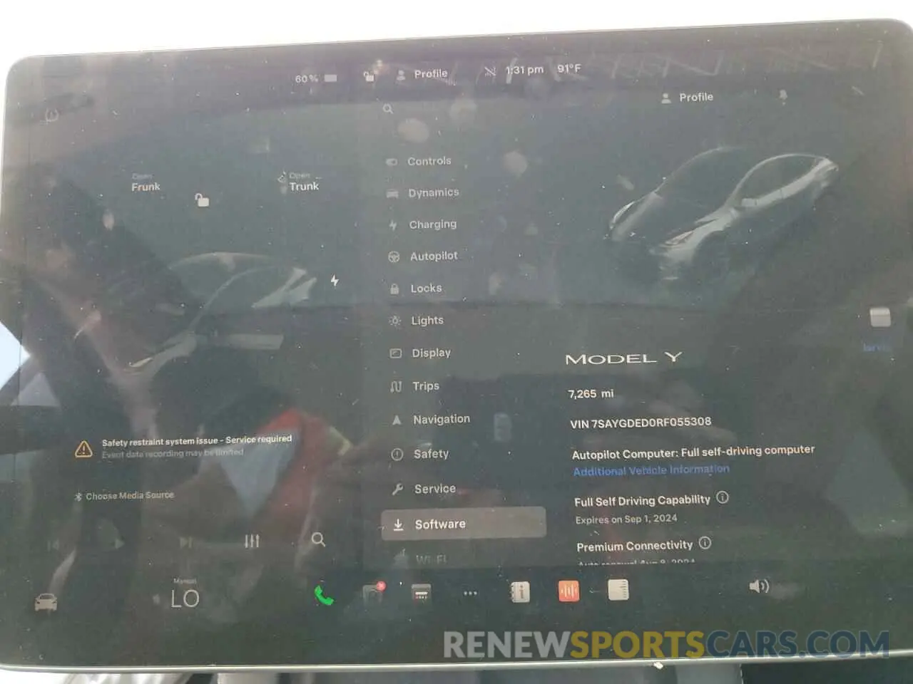 9 Photograph of a damaged car 7SAYGDED0RF055308 TESLA MODEL Y 2024