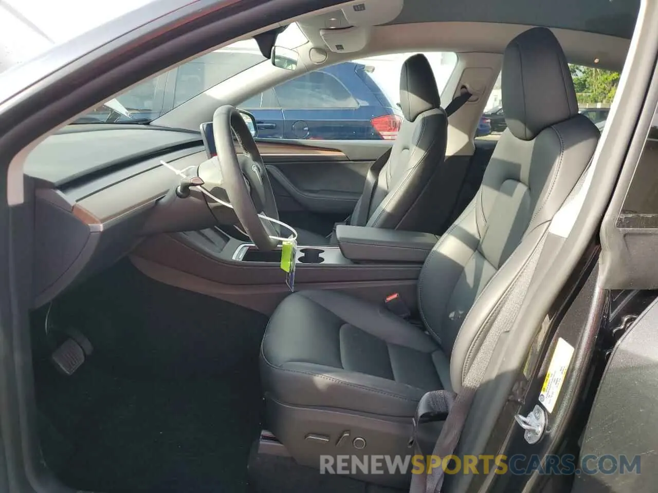7 Photograph of a damaged car 7SAYGDED0RF093184 TESLA MODEL Y 2024