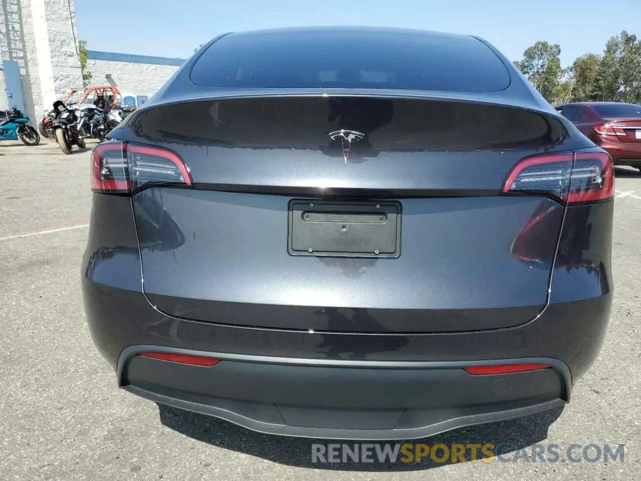 6 Photograph of a damaged car 7SAYGDED0RF119721 TESLA MODEL Y 2024