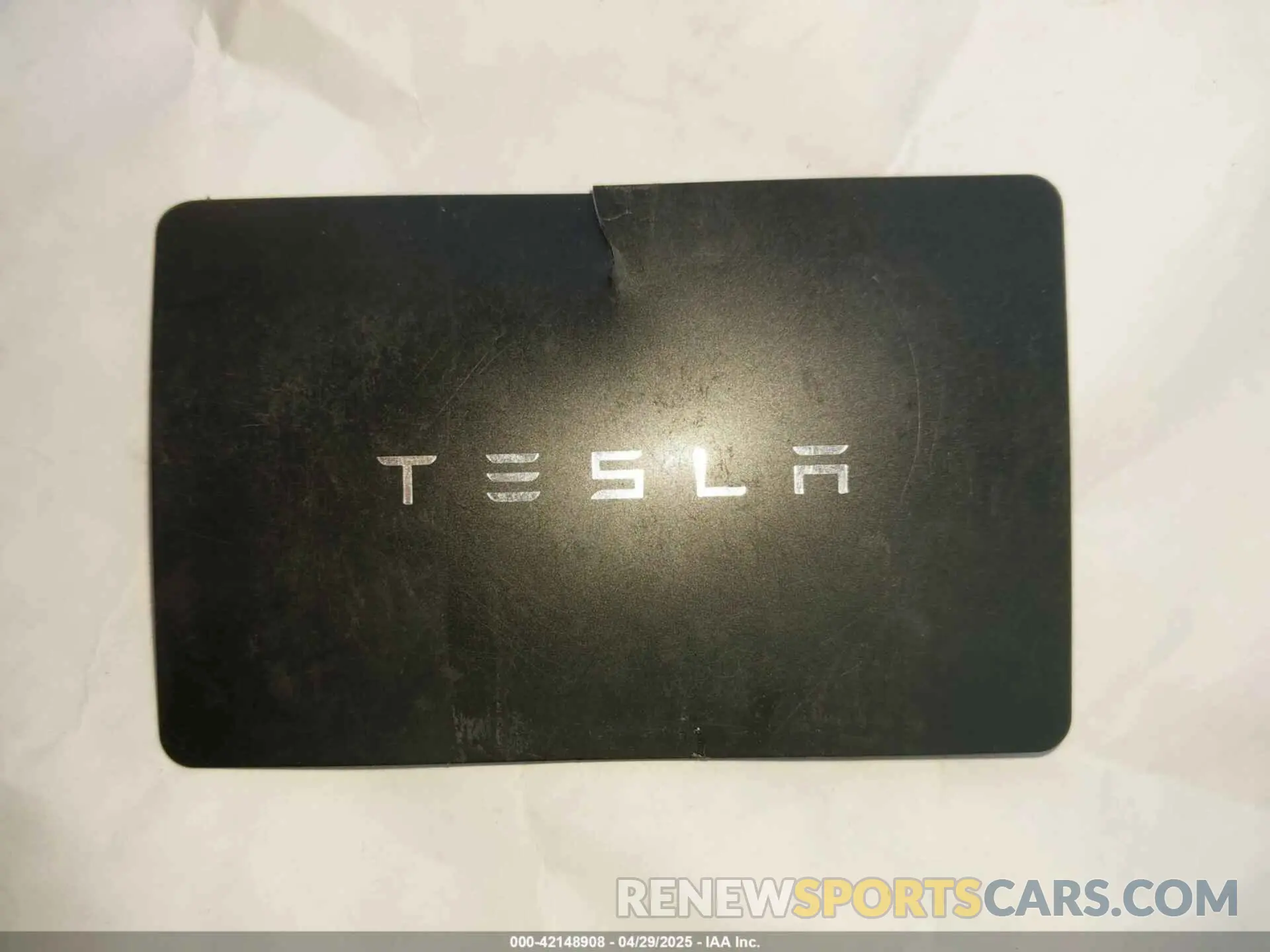 11 Photograph of a damaged car 7SAYGDED0RF197366 TESLA MODEL Y 2024