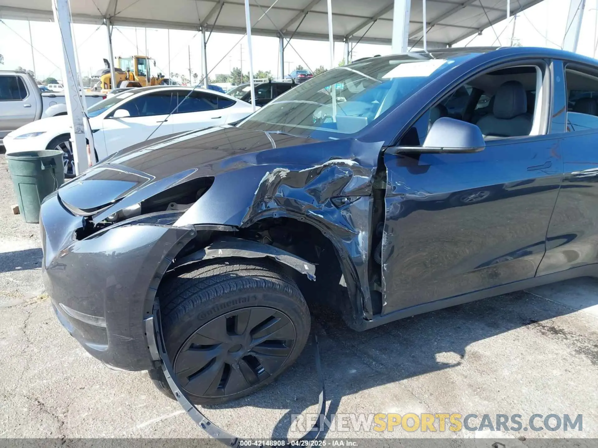 6 Photograph of a damaged car 7SAYGDED0RF197366 TESLA MODEL Y 2024