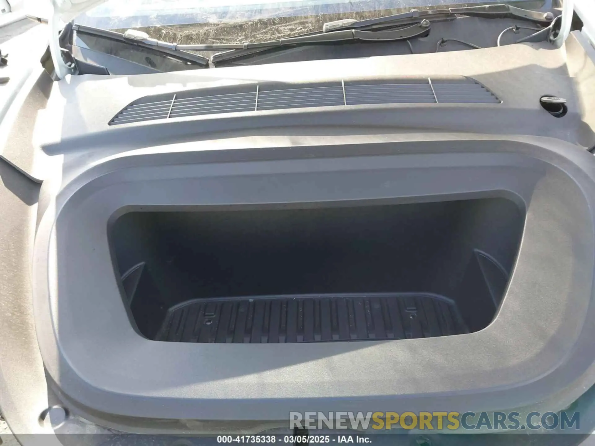 10 Photograph of a damaged car 7SAYGDED0RF199456 TESLA MODEL Y 2024