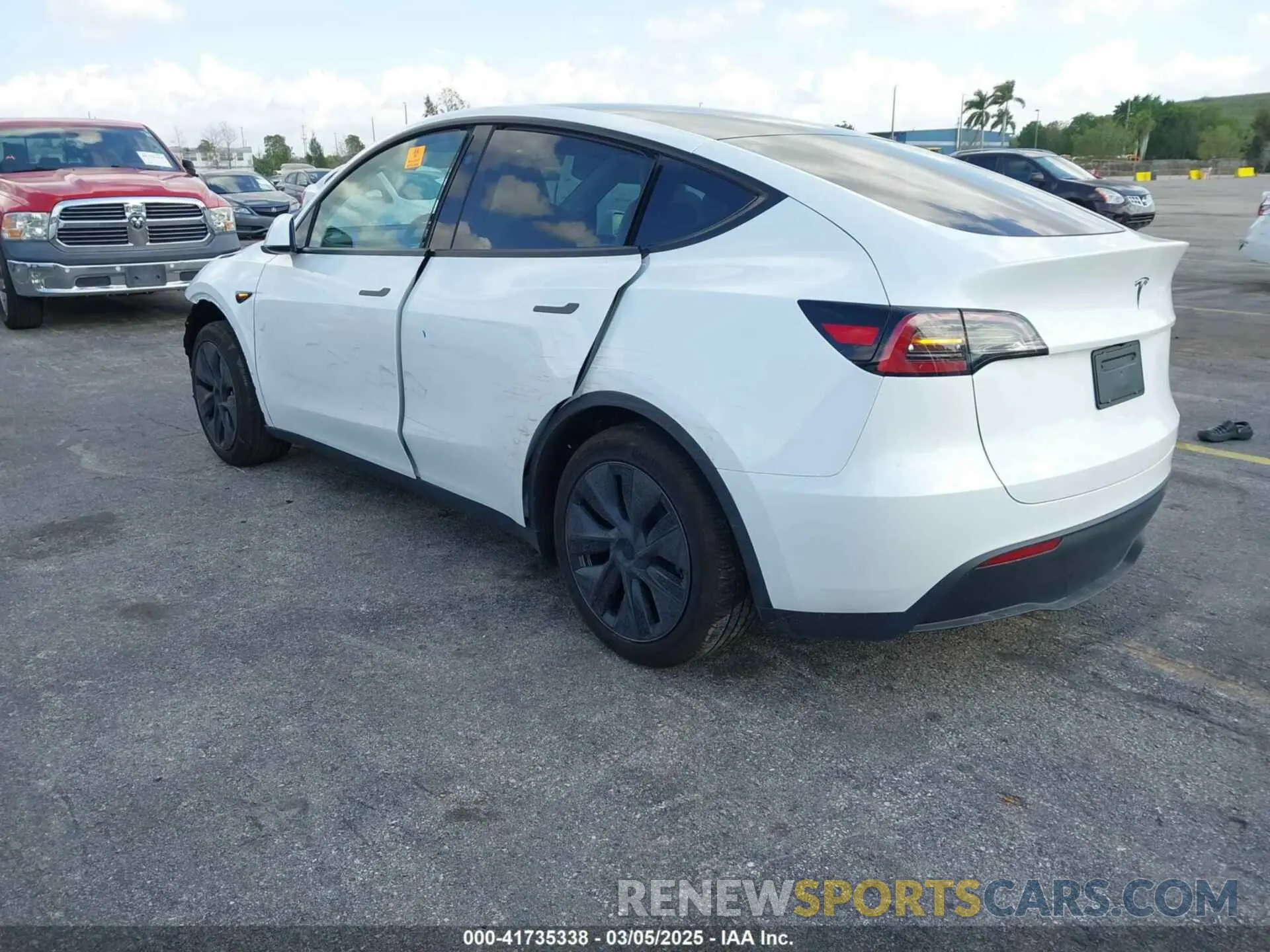 3 Photograph of a damaged car 7SAYGDED0RF199456 TESLA MODEL Y 2024
